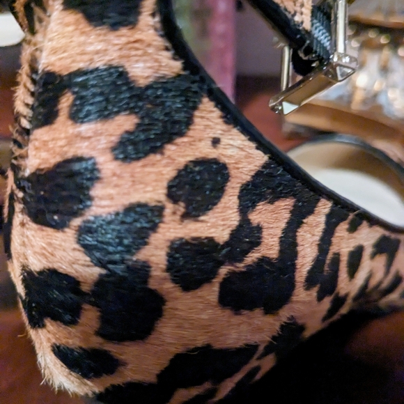 New Gorgeous Animal Print Fur Like "Franco Sarto" Ladies Strap Shoes - Picture 10 of 10